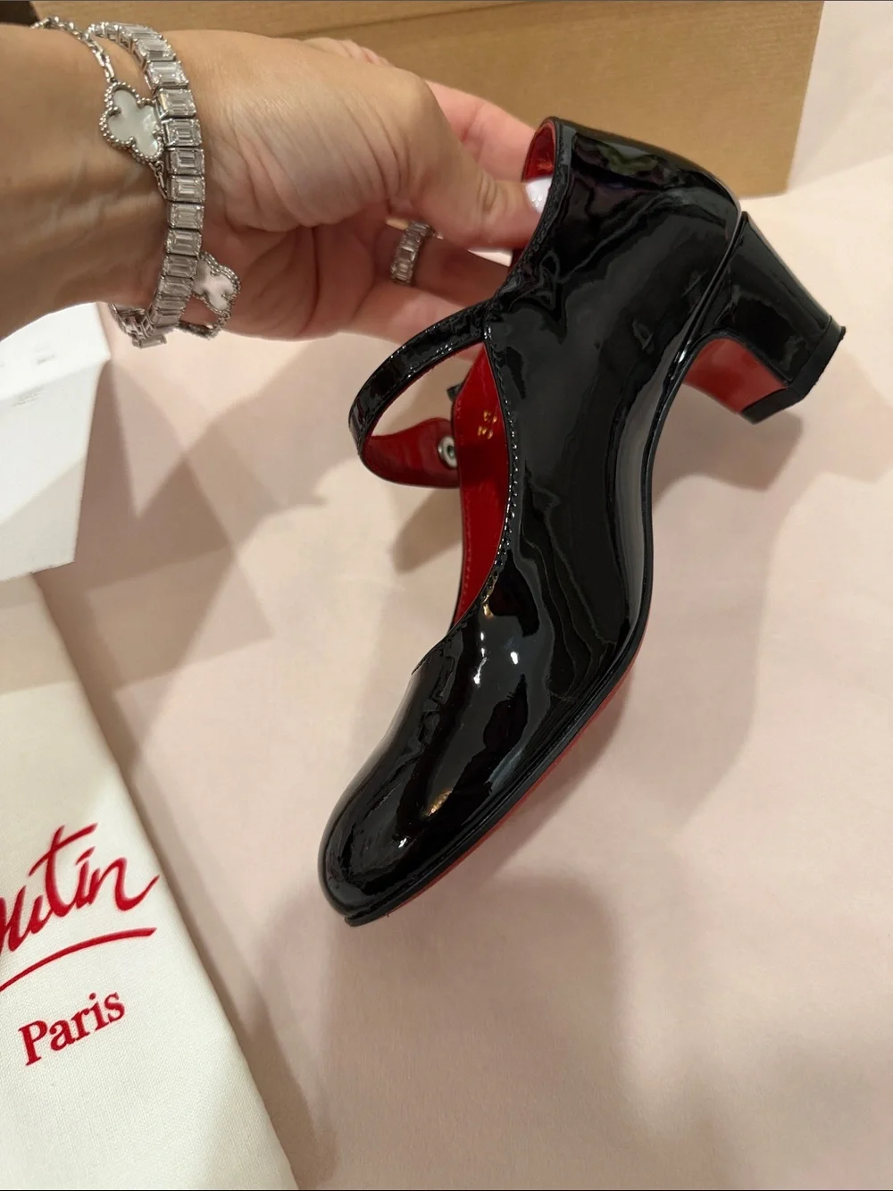💯 authentic Christian Louboutin girls Black Patent Mary Jane Pumps